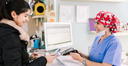 Do all veterinarians carry pet insurance?
